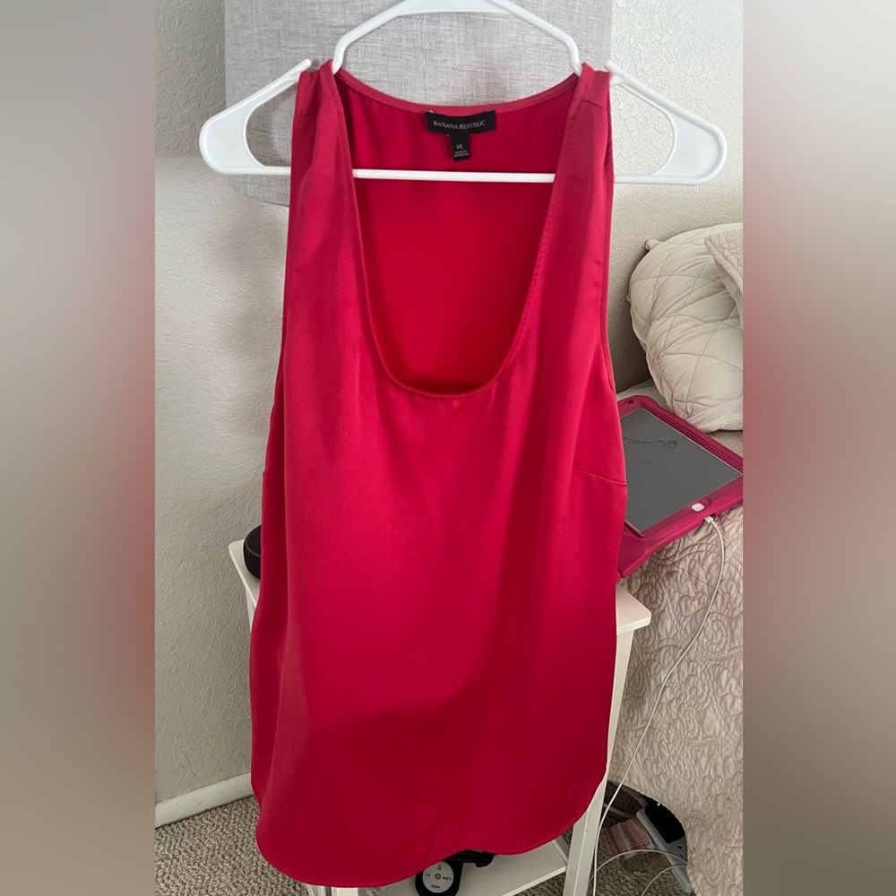 Banana Republic Fuchsia Satin Tank – Size XL (NWT without tags)